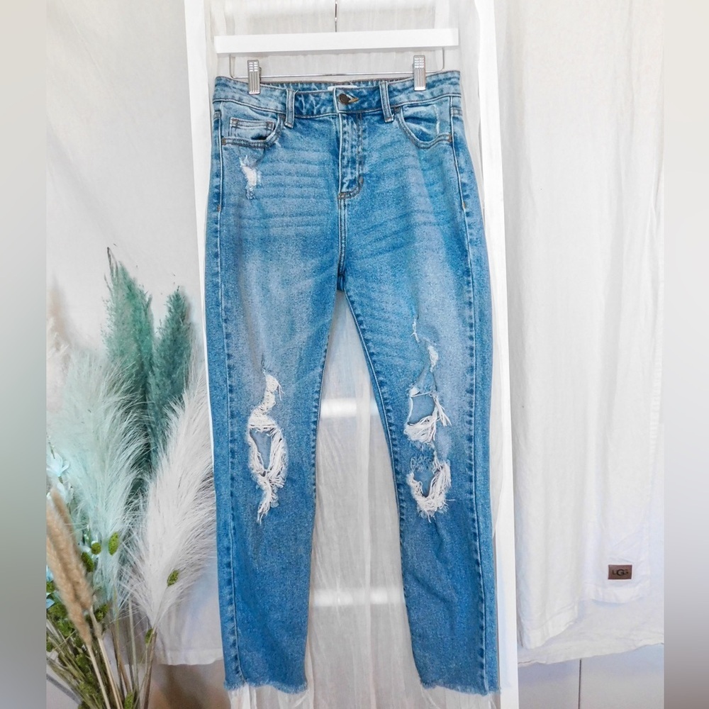 Cello Straight Leg Ripped Jeans | Medium Wash | Size 5